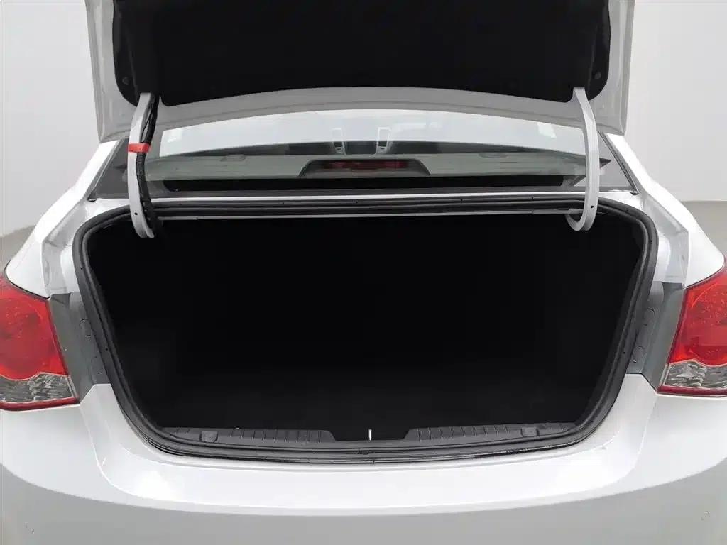 Chevrolet Cruze 2013 1.6L SE AT — миниатюра 16