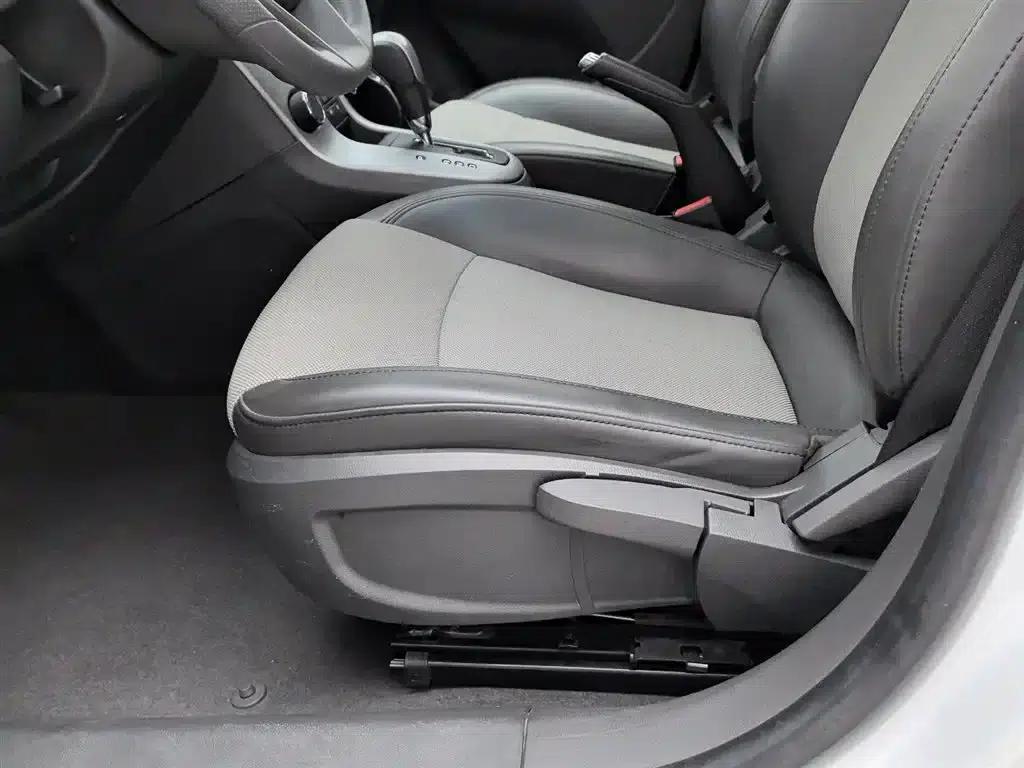 Chevrolet Cruze 2013 1.6L SE AT — миниатюра 20