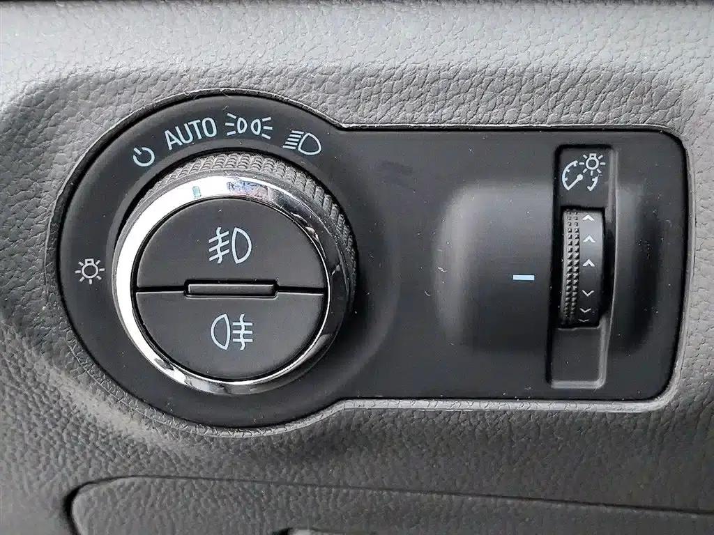 Chevrolet Cruze 2013 1.6L SE AT — миниатюра 21