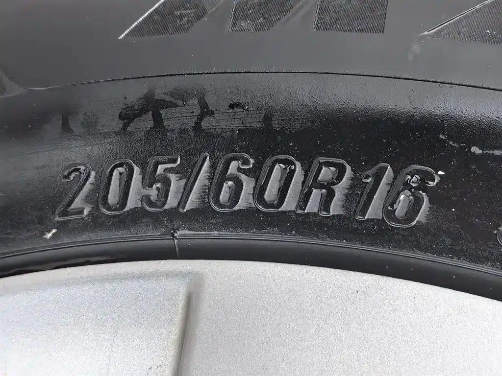 Chevrolet Cruze 2013 1.6L SE AT — миниатюра 24
