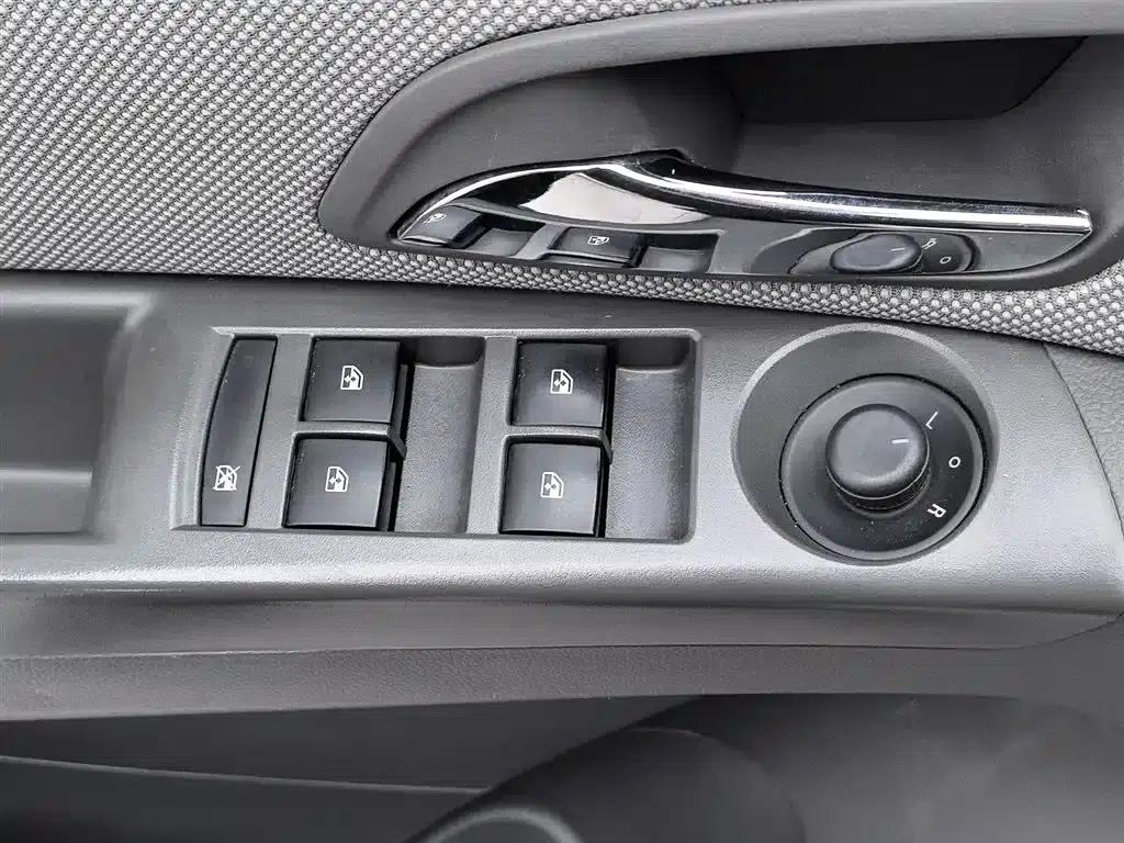 Chevrolet Cruze 2013 1.6L SE AT — миниатюра 9