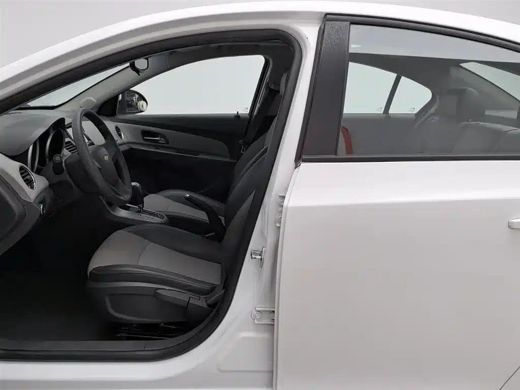 Chevrolet Cruze 2013 1.6L SE AT — миниатюра 10
