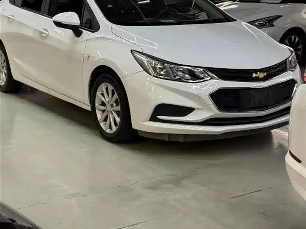 Chevrolet Cruze 2018 320 Automatic Pioneer Sunroof Edition — миниатюра 1