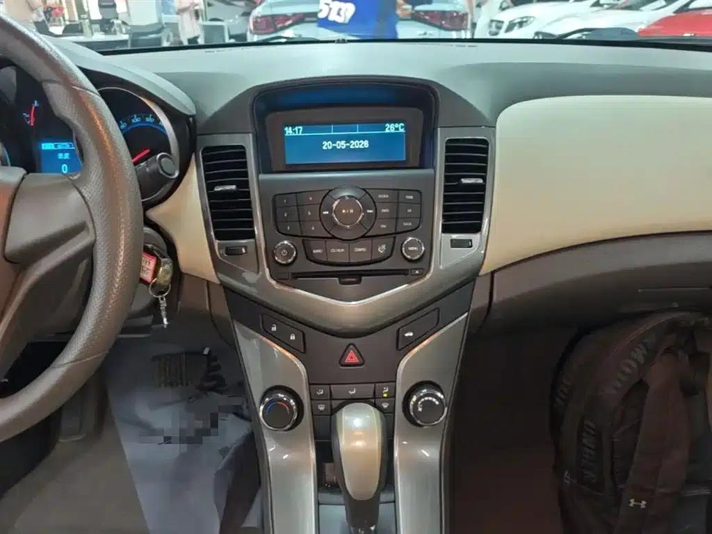 Chevrolet Cruze 2015 1.5L Classic SE AT — миниатюра 13