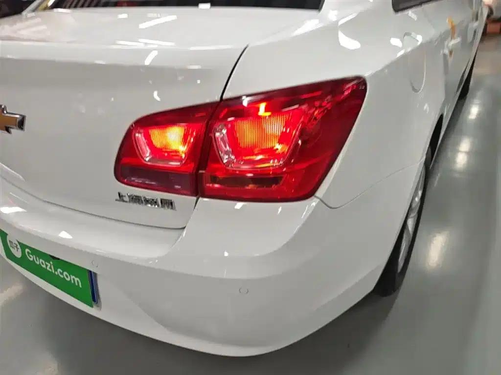 Chevrolet Cruze 2015 1.5L Classic SE AT — миниатюра 8