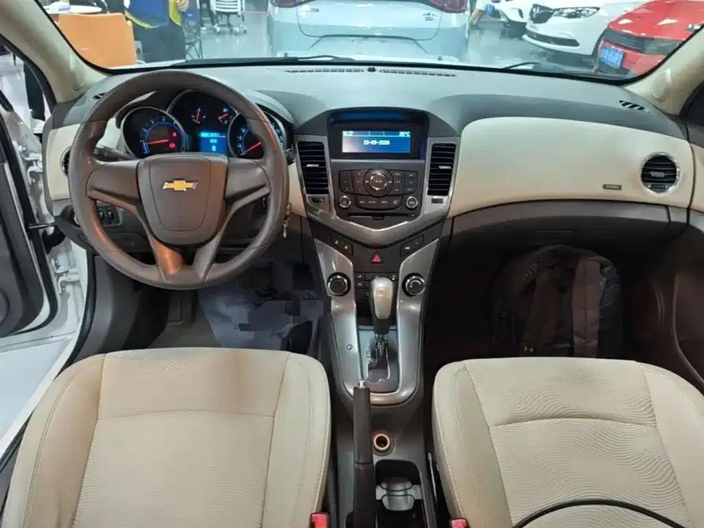 Chevrolet Cruze 2015 1.5L Classic SE AT — миниатюра 10