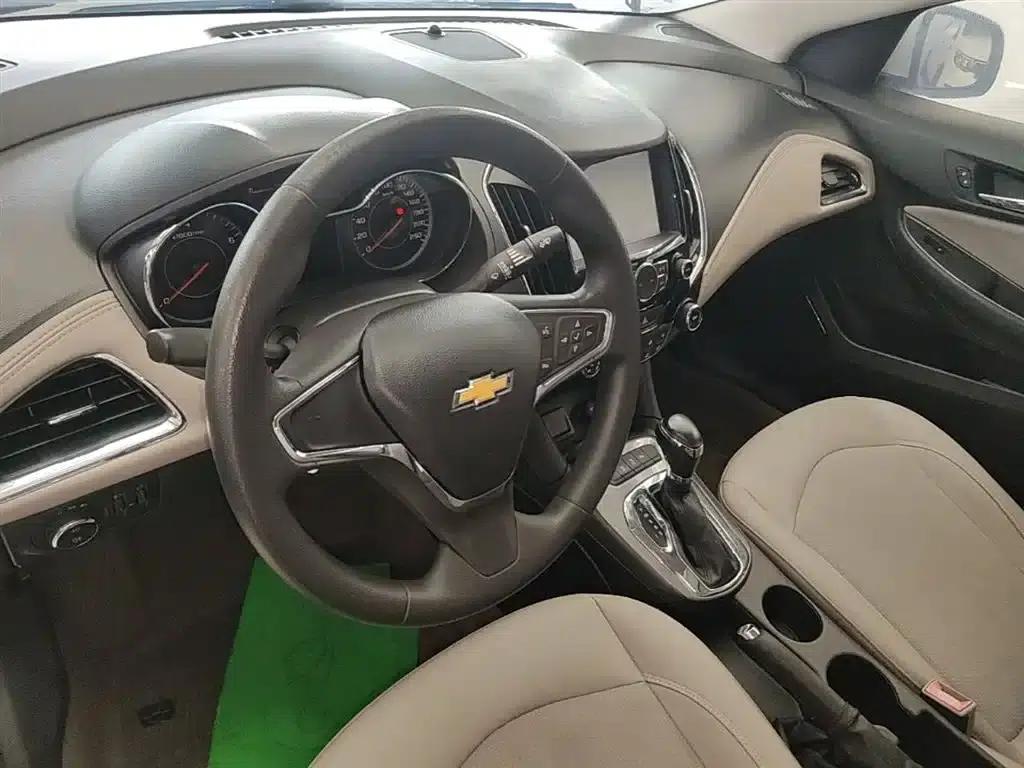 Chevrolet Cruze 2015 1.5L Automatic Luxury Edition — миниатюра 11
