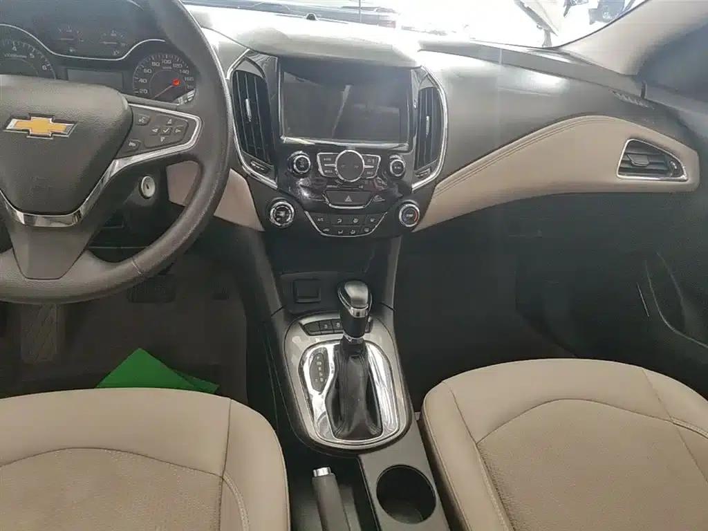 Chevrolet Cruze 2015 1.5L Automatic Luxury Edition — миниатюра 13