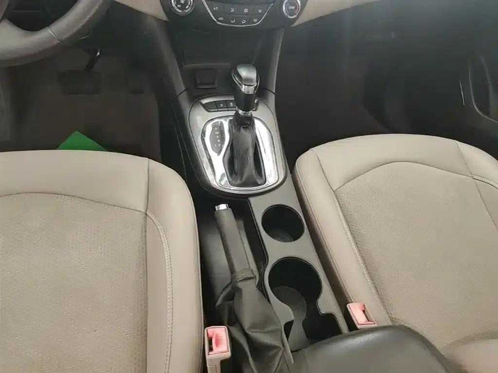 Chevrolet Cruze 2015 1.5L Automatic Luxury Edition — миниатюра 14
