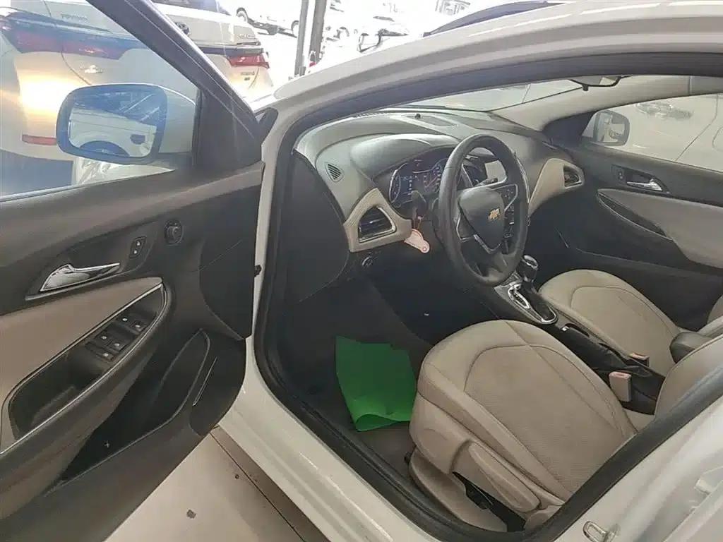 Chevrolet Cruze 2015 1.5L Automatic Luxury Edition — миниатюра 16