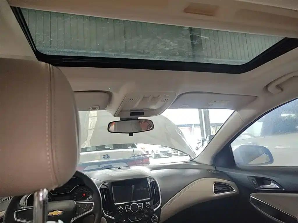 Chevrolet Cruze 2015 1.5L Automatic Luxury Edition — миниатюра 18
