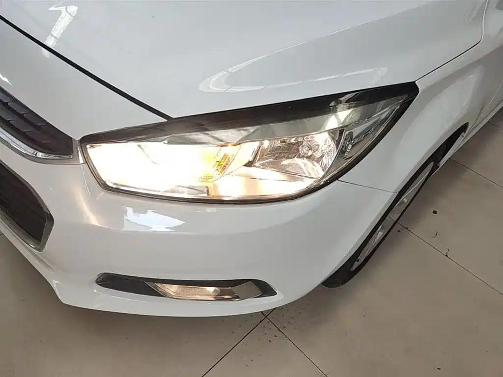 Chevrolet Cruze 2015 1.5L Automatic Luxury Edition — миниатюра 24
