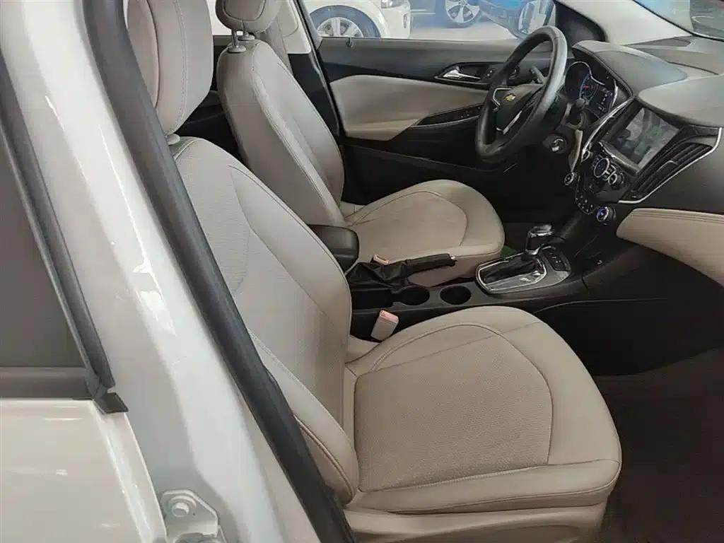Chevrolet Cruze 2015 1.5L Automatic Luxury Edition — миниатюра 25