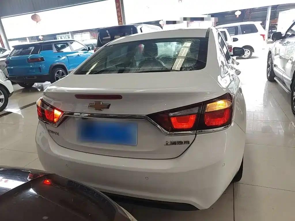 Chevrolet Cruze 2015 1.5L Automatic Luxury Edition — миниатюра 6