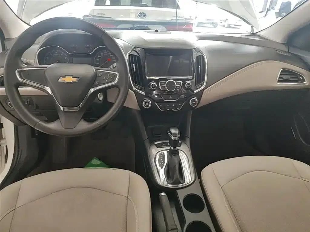 Chevrolet Cruze 2015 1.5L Automatic Luxury Edition — миниатюра 10