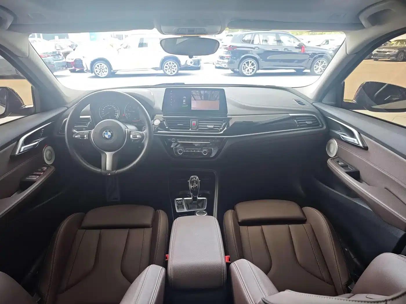 BMW 1 Series 2023 125i M Sport Shadow Edition — миниатюра 11