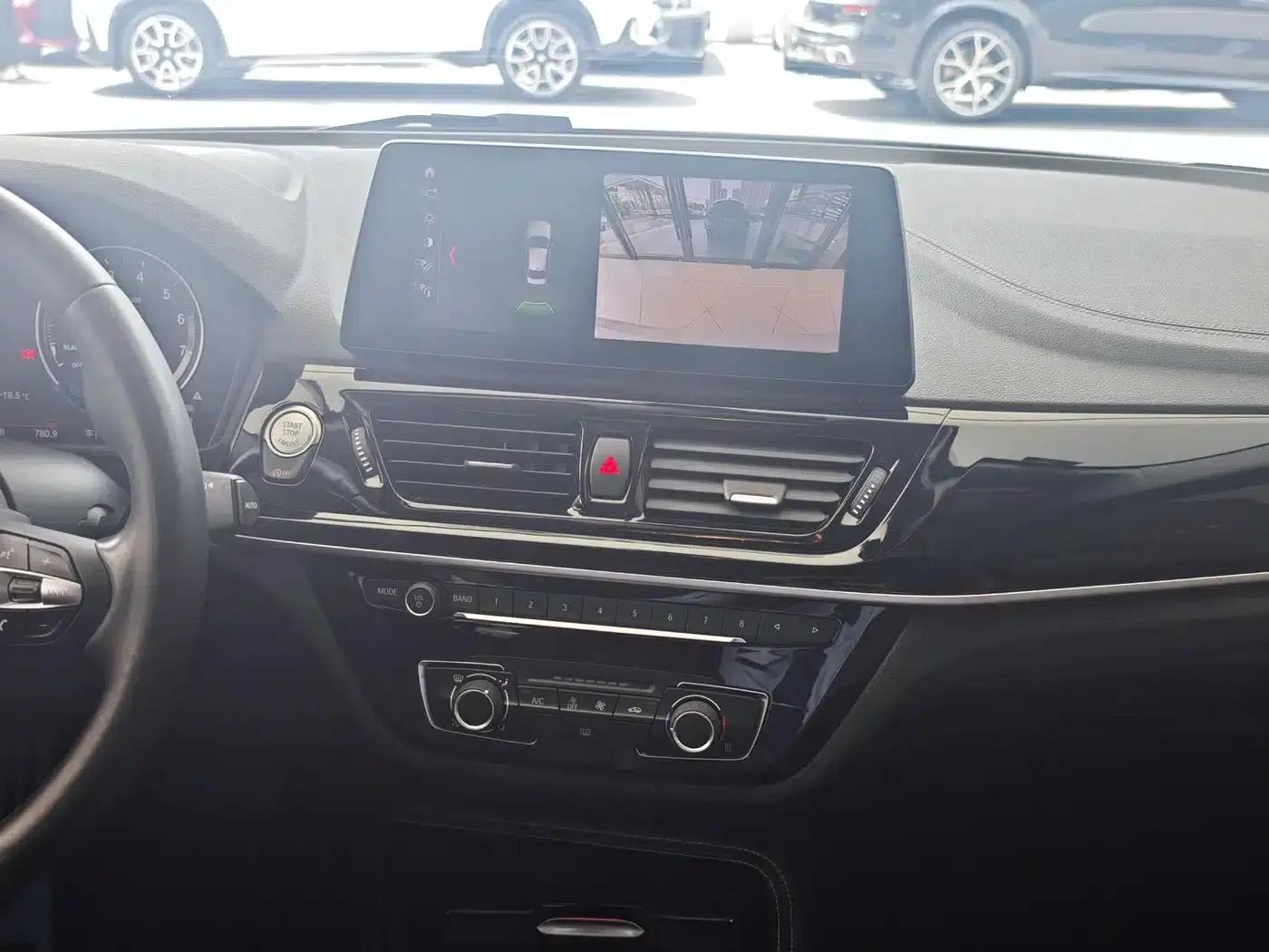 BMW 1 Series 2023 125i M Sport Shadow Edition — миниатюра 13