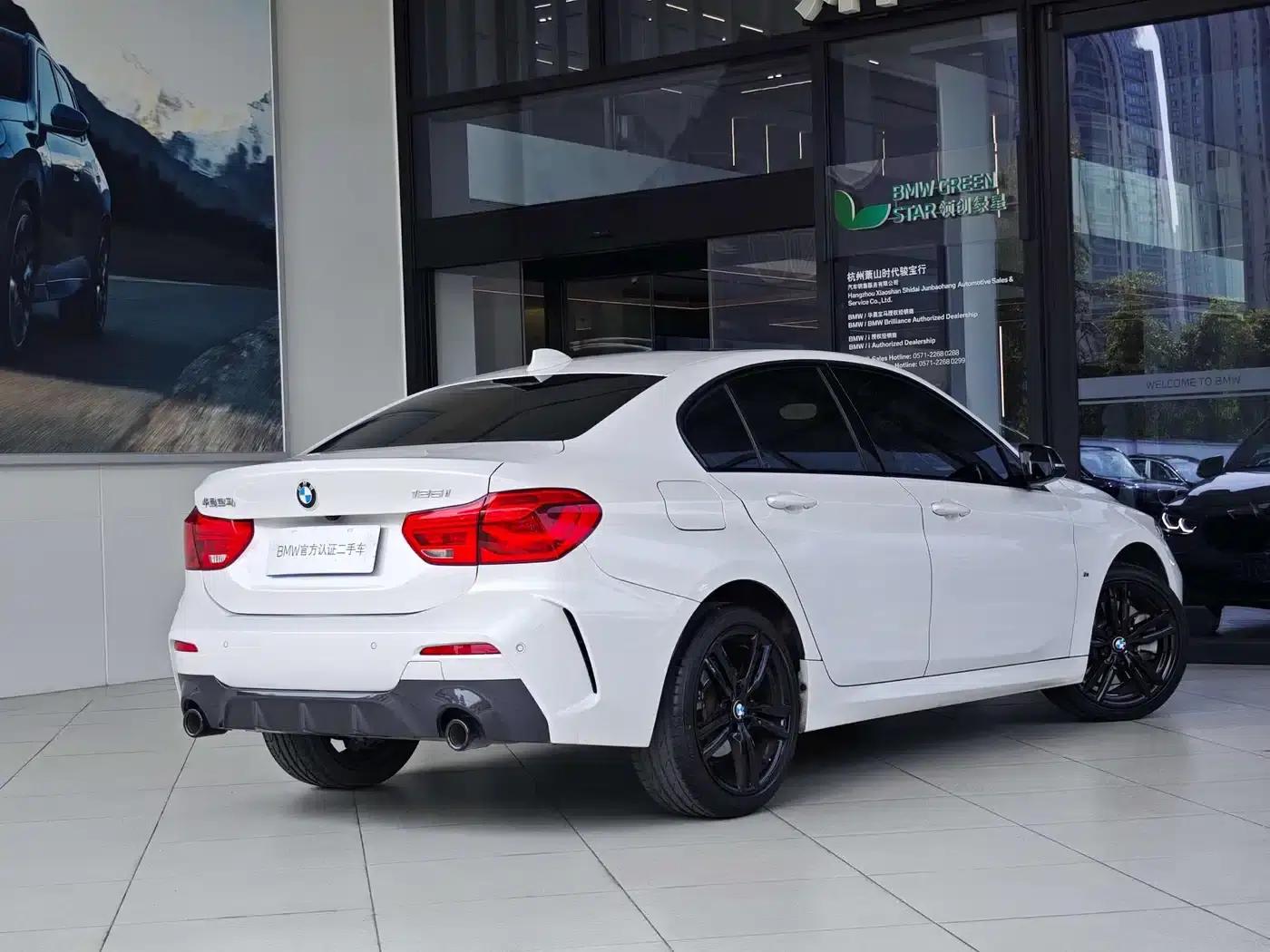 BMW 1 Series 2023 125i M Sport Shadow Edition — миниатюра 4