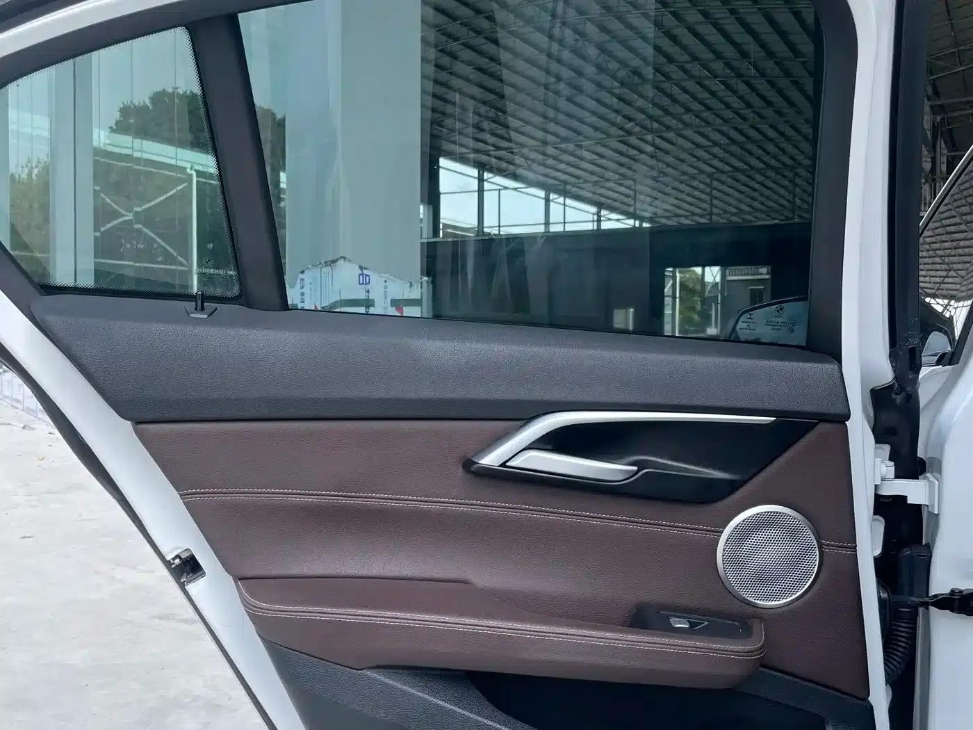 2022 BMW 1 Series 120i M Sport Shadow Edition — миниатюра 23