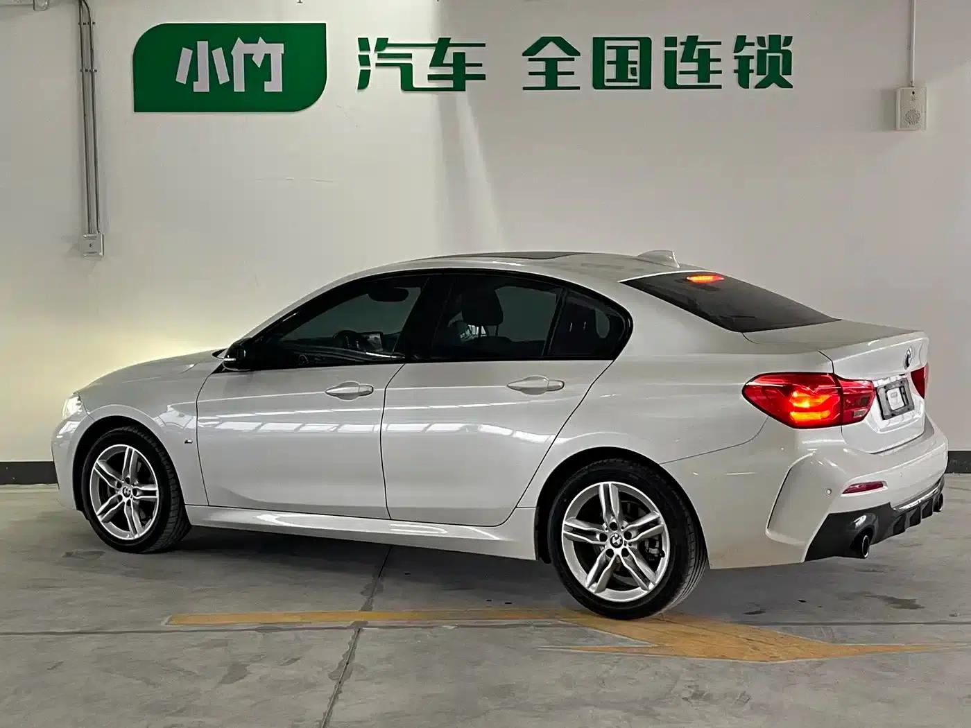 2022 BMW 1 Series 120i M Sport Shadow Edition — миниатюра 4