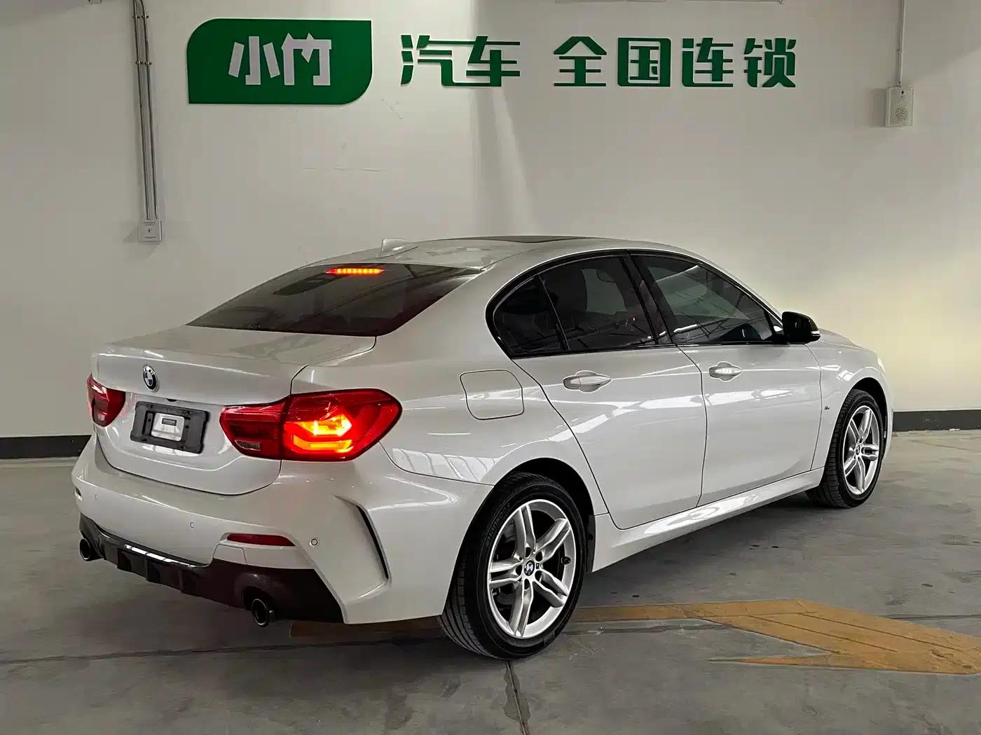 2022 BMW 1 Series 120i M Sport Shadow Edition — миниатюра 7