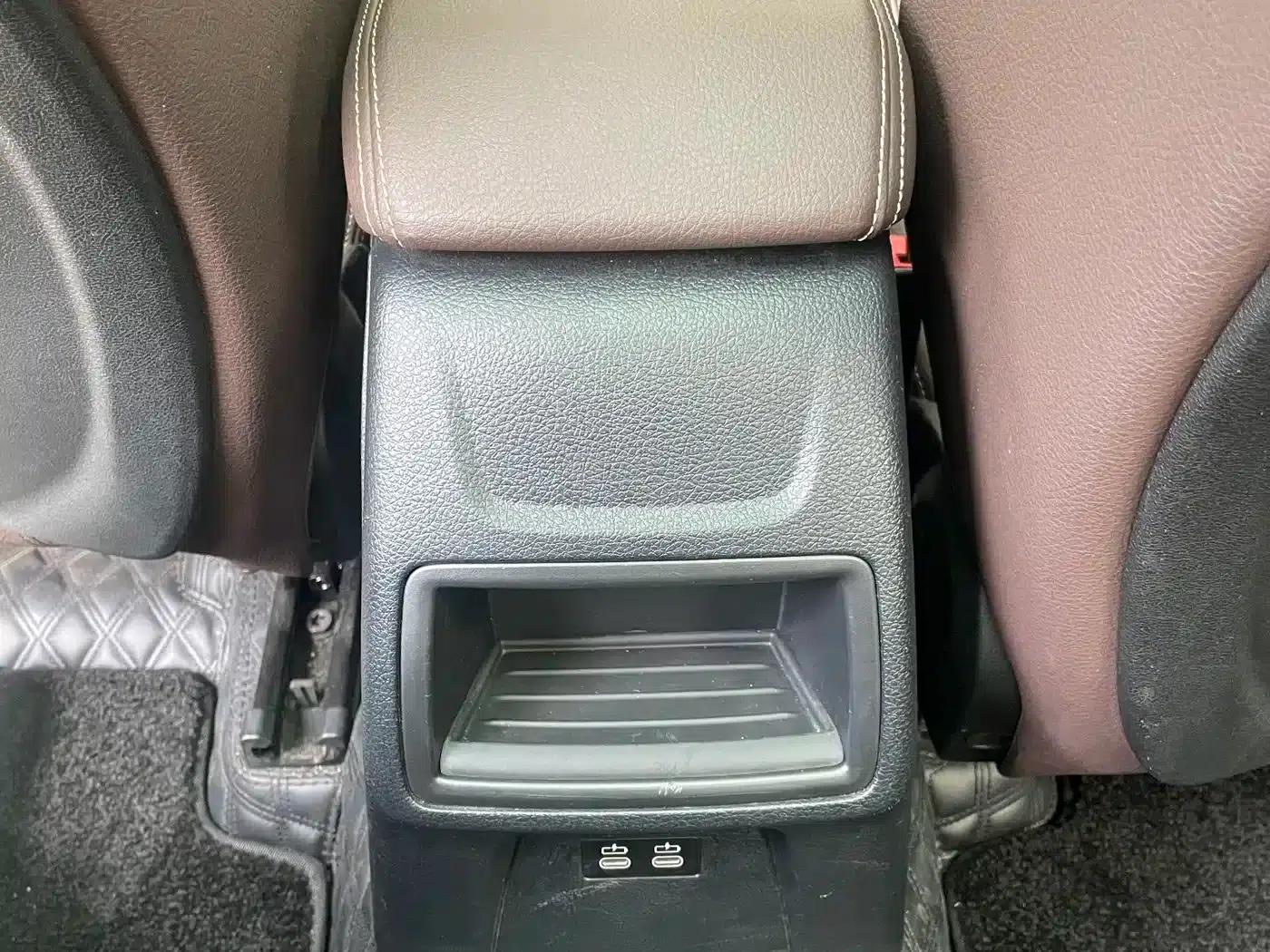 BMW 1 Series 2021 Facelift 120i M Sport Shadow Edition — миниатюра 10