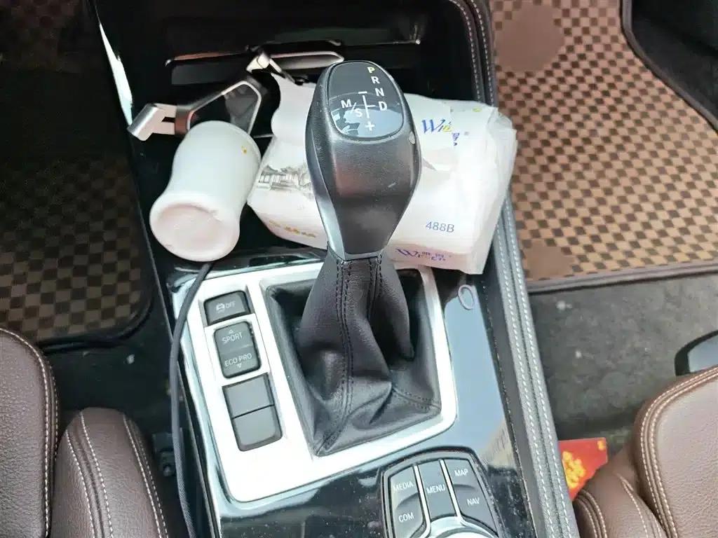 2019 BMW 1 Series 118i M Sport Package — миниатюра 7
