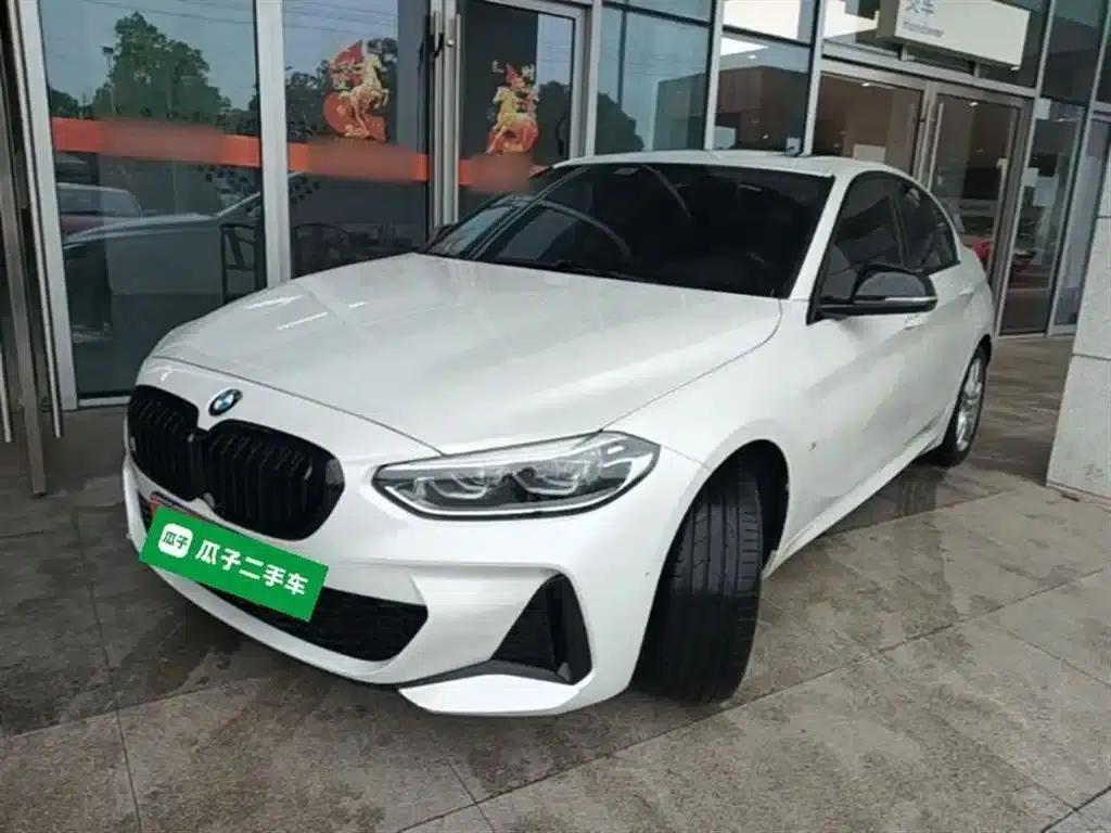 2021 BMW 1 Series 120i M Sport Shadow Edition — миниатюра 1