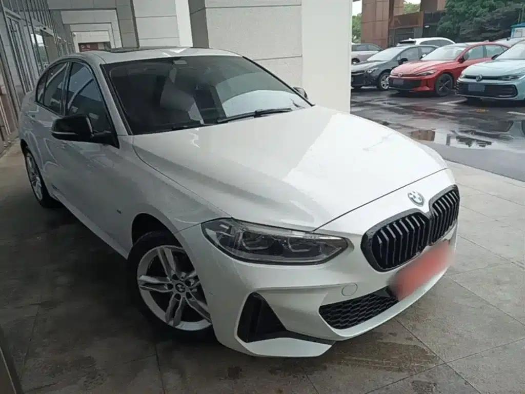 2021 BMW 1 Series 120i M Sport Shadow Edition — миниатюра 4
