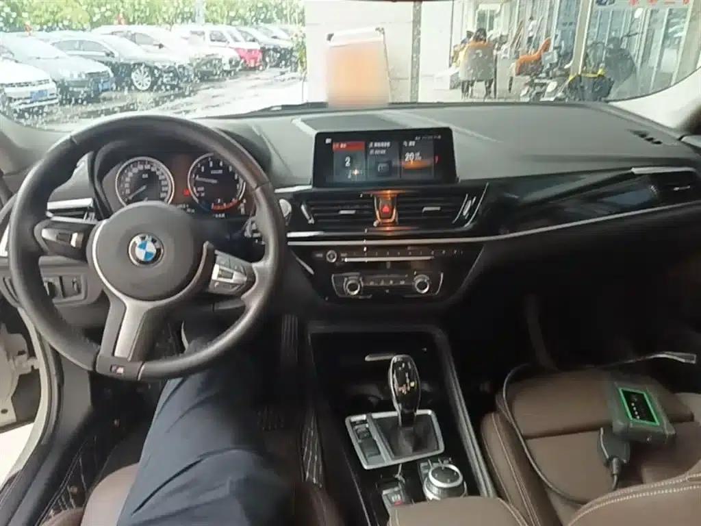 2021 BMW 1 Series 120i M Sport Shadow Edition — миниатюра 10