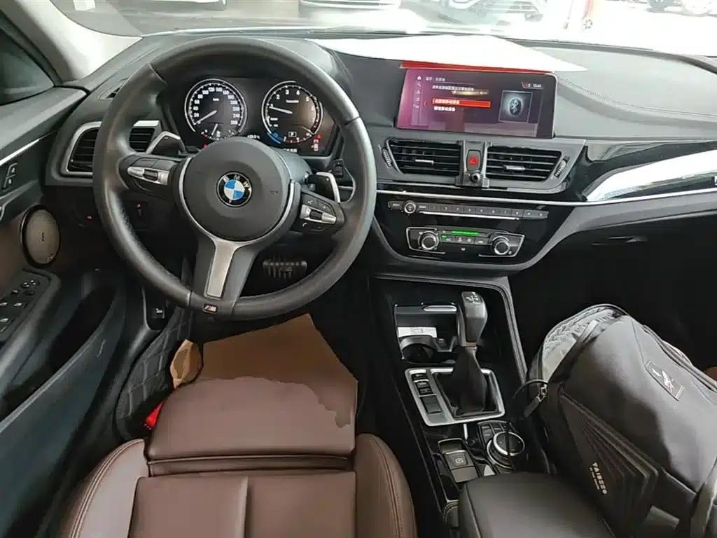 2019 BMW 1 Series 120i Leading M Sport Package — миниатюра 10