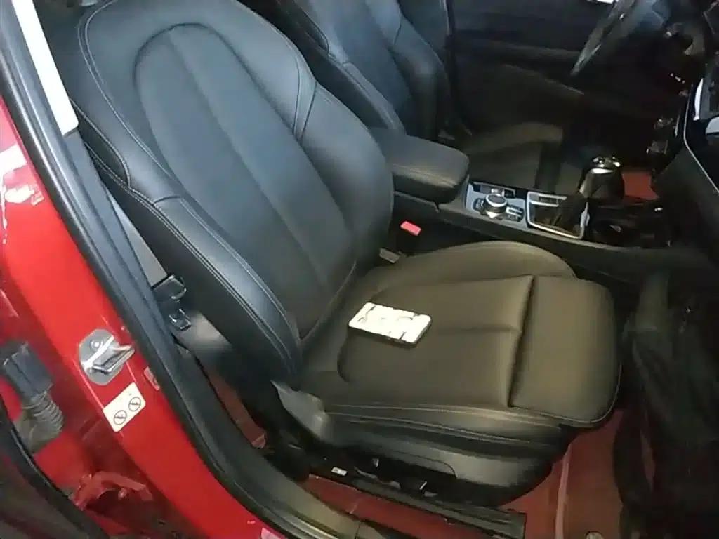 2019 BMW 1 Series 118i M Sport Package — миниатюра 25