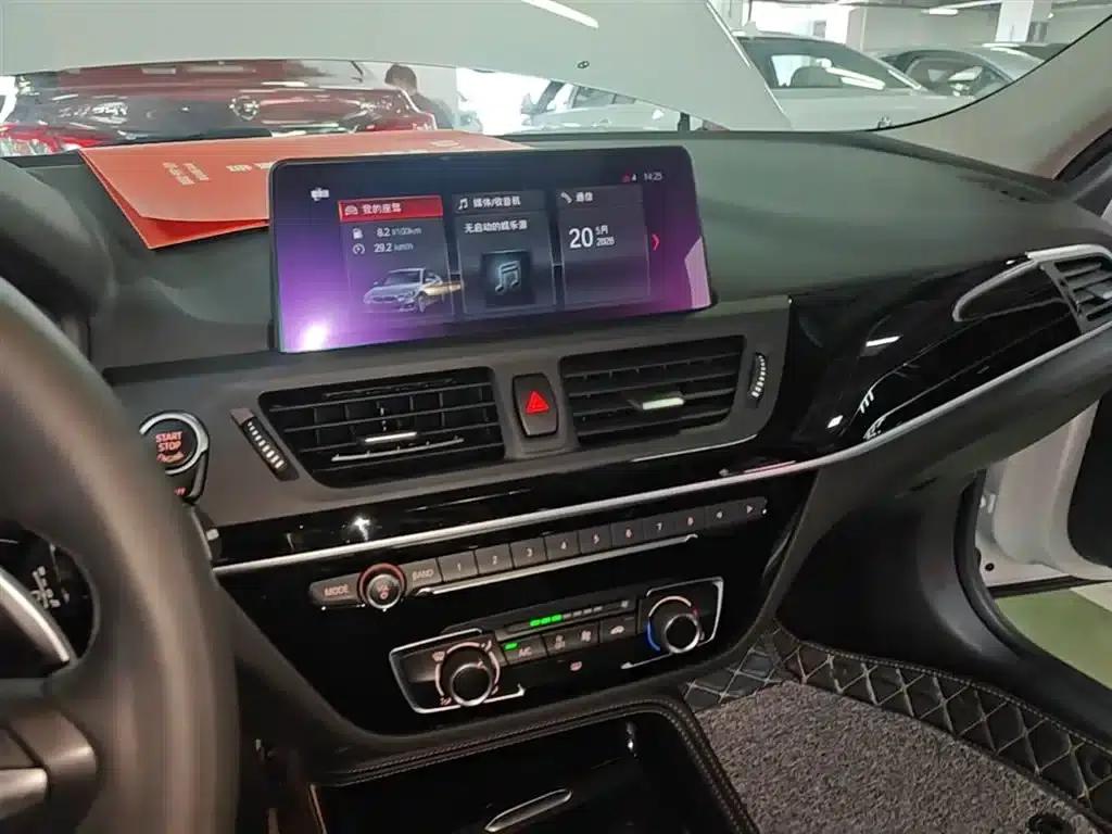 2020 BMW 1 Series 125i Leading M Sport Package — миниатюра 13