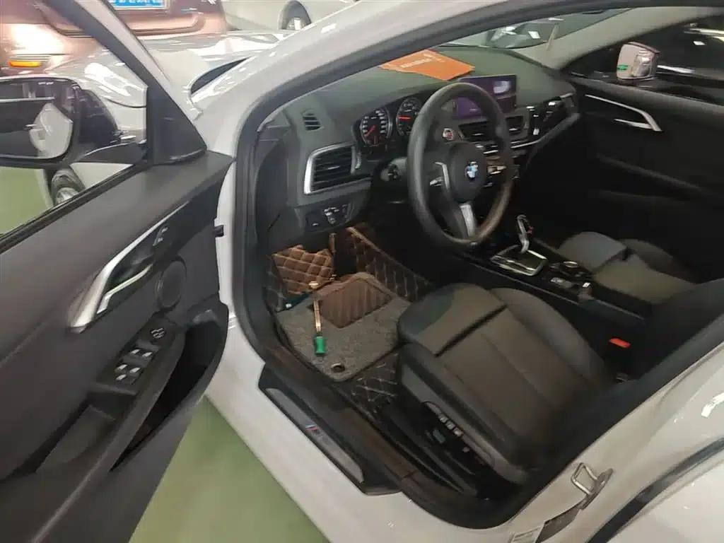 2020 BMW 1 Series 125i Leading M Sport Package — миниатюра 16
