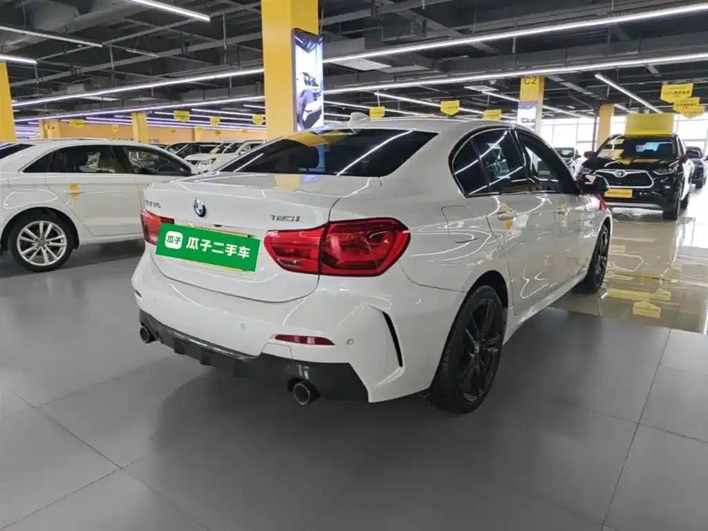 BMW 1 Series 2021 Facelift 125i M Sport Shadow Edition — миниатюра 7