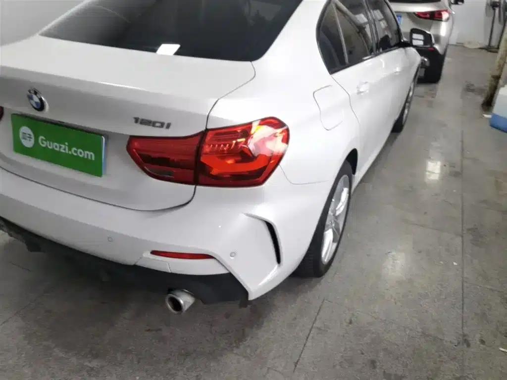 2020 BMW 1 Series 120i M Sport Package — миниатюра 8