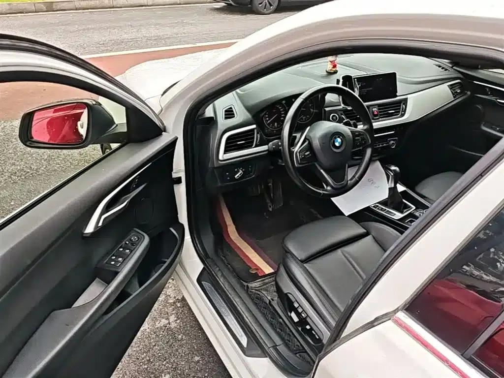 2017 BMW 1 Series 120i Design Package — миниатюра 16