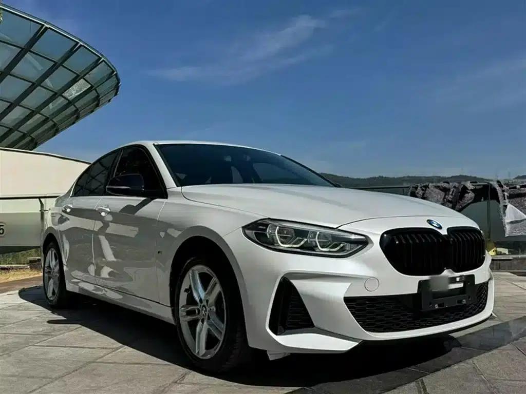 2021 BMW 1 Series 120i M Sport Shadow Edition — миниатюра 3