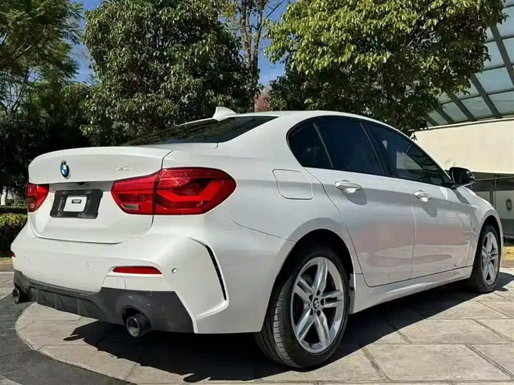2021 BMW 1 Series 120i M Sport Shadow Edition — миниатюра 5