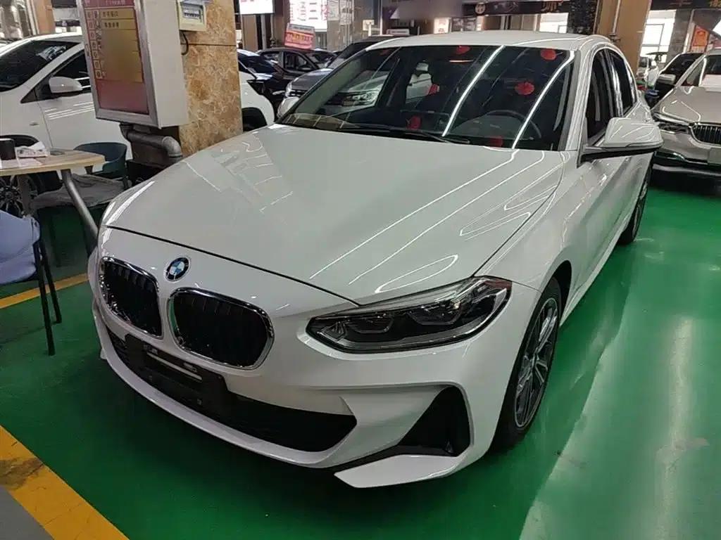 2023 BMW 1 Series 120i M Sport — миниатюра 1
