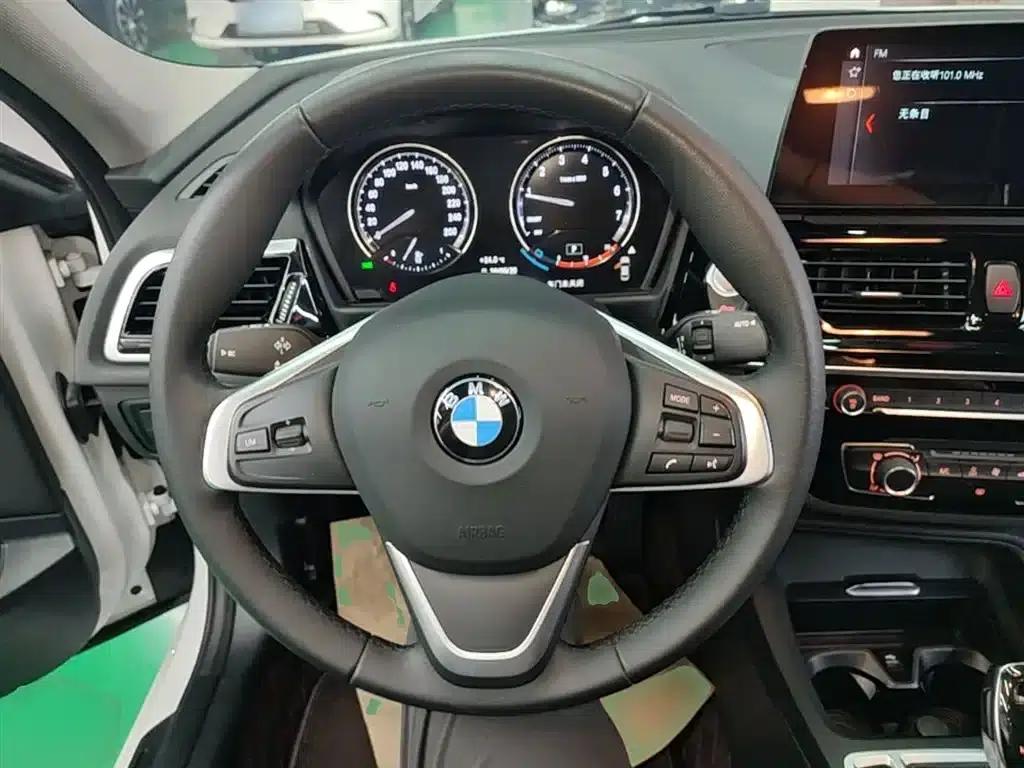2023 BMW 1 Series 120i M Sport — миниатюра 11
