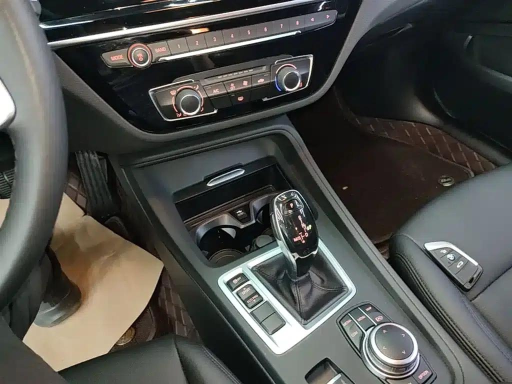2023 BMW 1 Series 120i M Sport — миниатюра 14