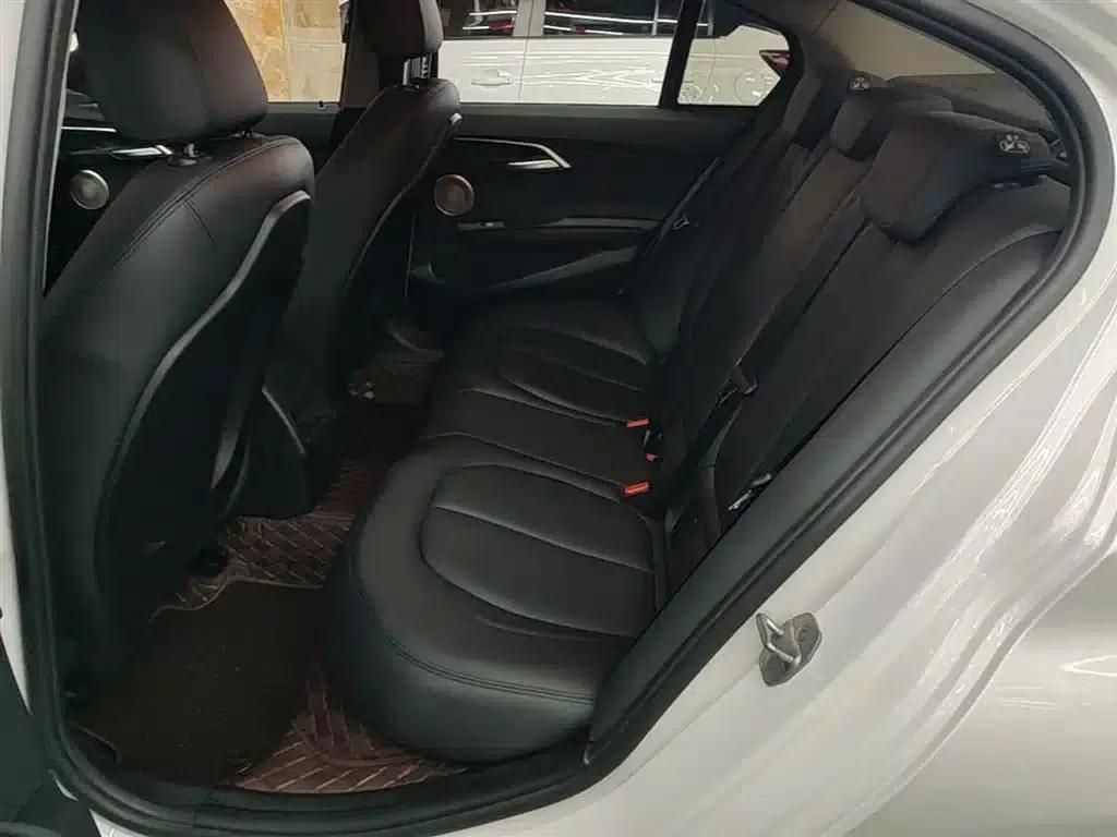 2023 BMW 1 Series 120i M Sport — миниатюра 17