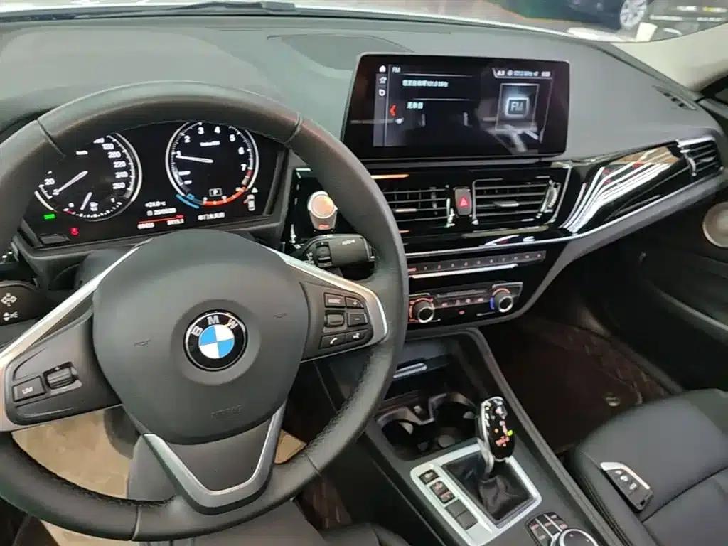 2023 BMW 1 Series 120i M Sport — миниатюра 10