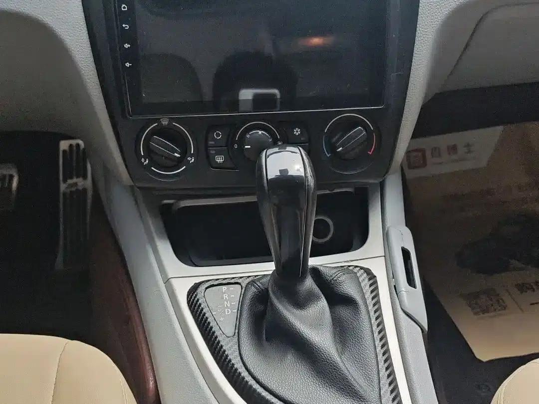 2010 BMW 1 Series Imported 120i Sport Limited Edition — миниатюра 9