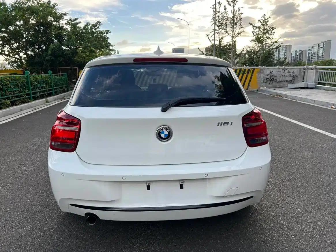 2013 BMW 1 Series (Imported) Facelift 118i Leading Edition — миниатюра 9