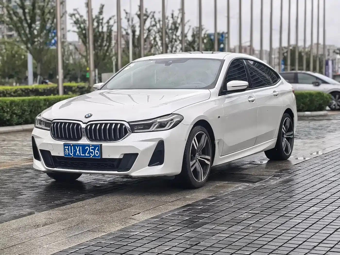 2021 BMW 6 Series GT 630i M Sport Package — миниатюра 1