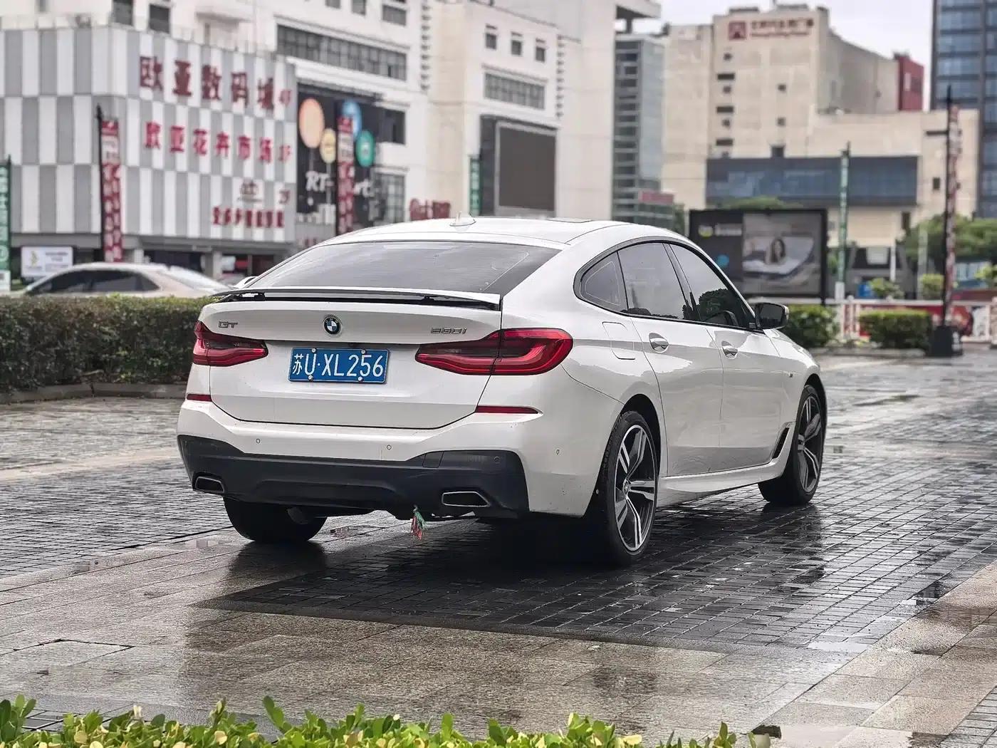 2021 BMW 6 Series GT 630i M Sport Package — миниатюра 4
