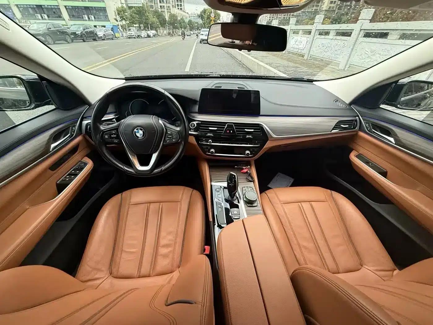 2018 BMW 6 Series GT 630i M Sport Package — миниатюра 9
