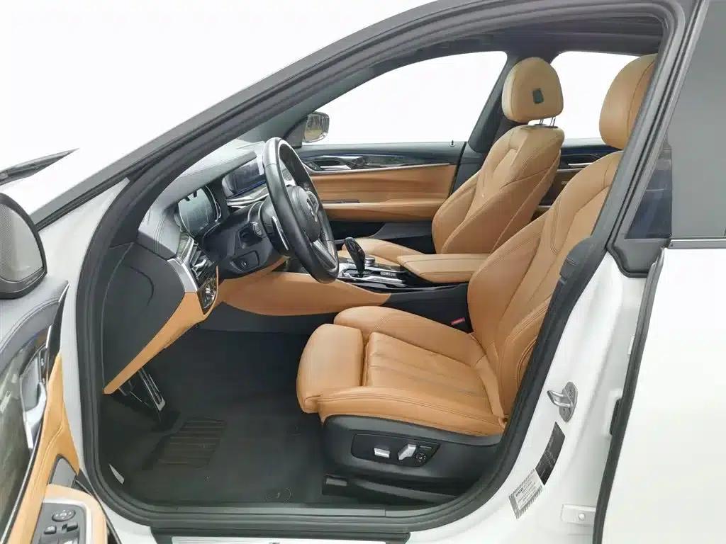 2018 BMW 6 Series GT 630i M Sport Package — миниатюра 10
